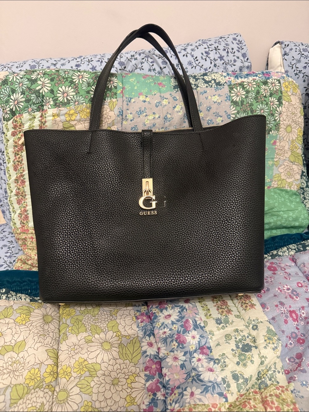 Guess Gianessa Elite Tote Bag-Black, Gold Hardware